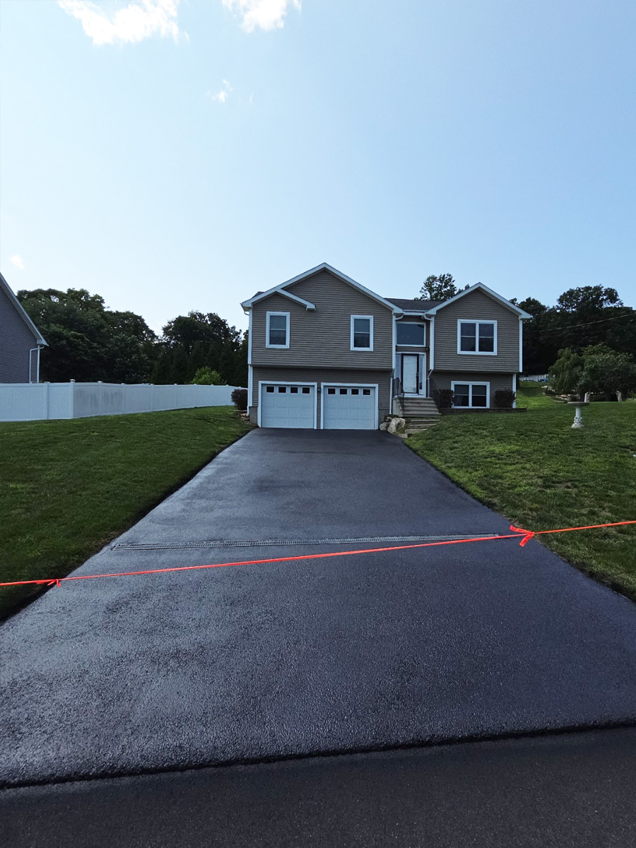 monroe-driveway-sealcoated